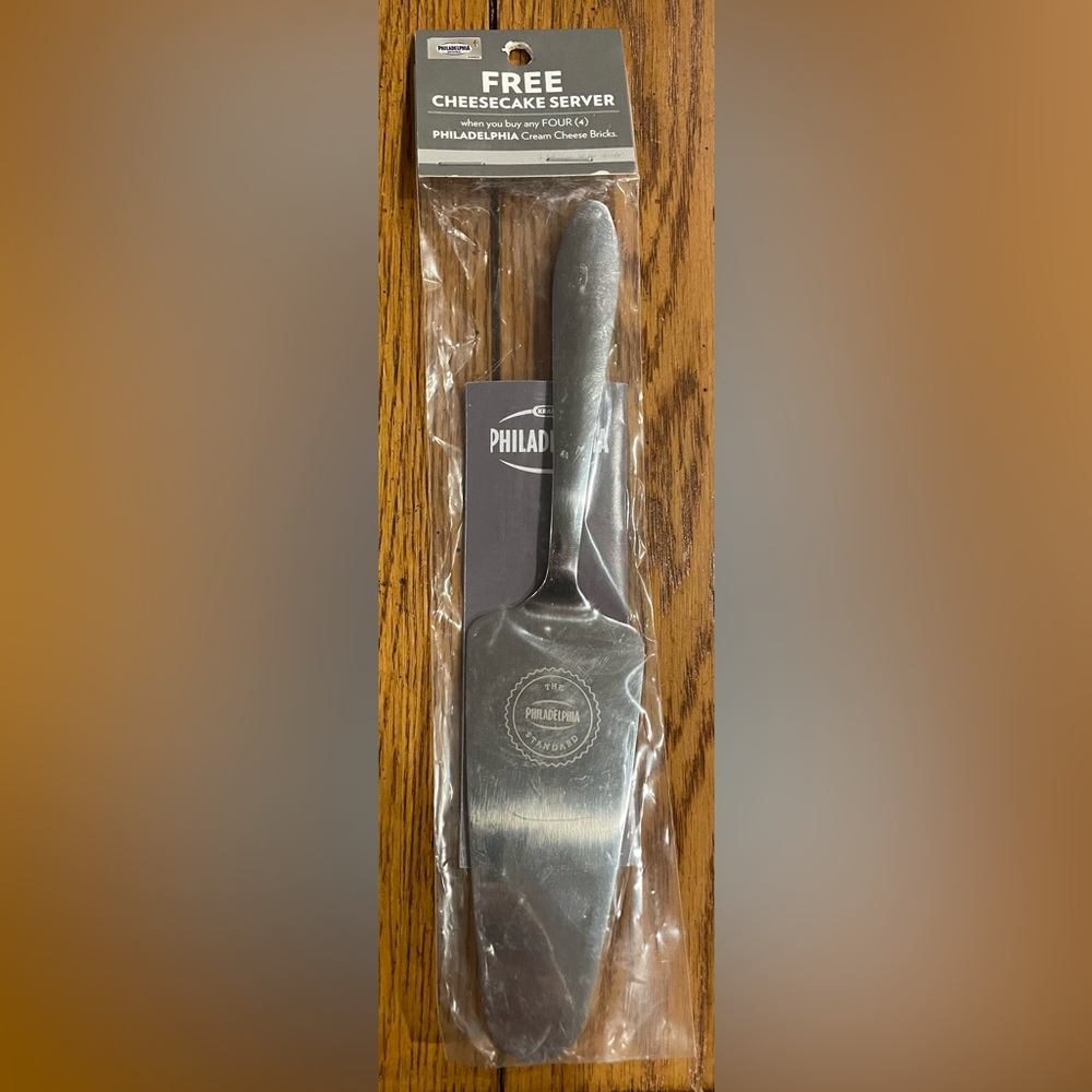 NWT KRAFT Philadelphia Cream Cheese, Cheesecake Server, silver, 9 inch length